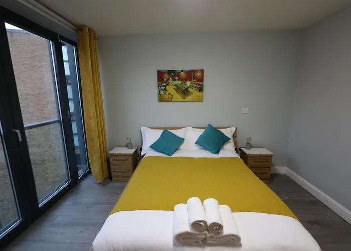 Stunning Top Floor Southside Apartment 2 Beds Parking Wifi Netflix