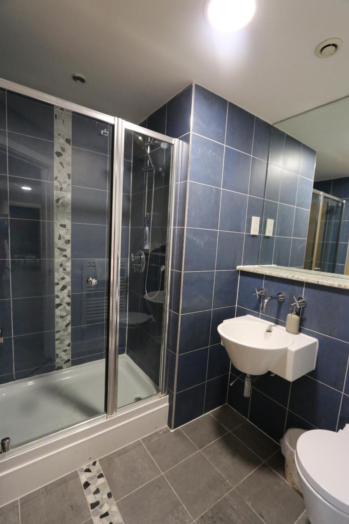 Stunning Floor Southside 2 Beds Parking Wifi Netflix Apartment *